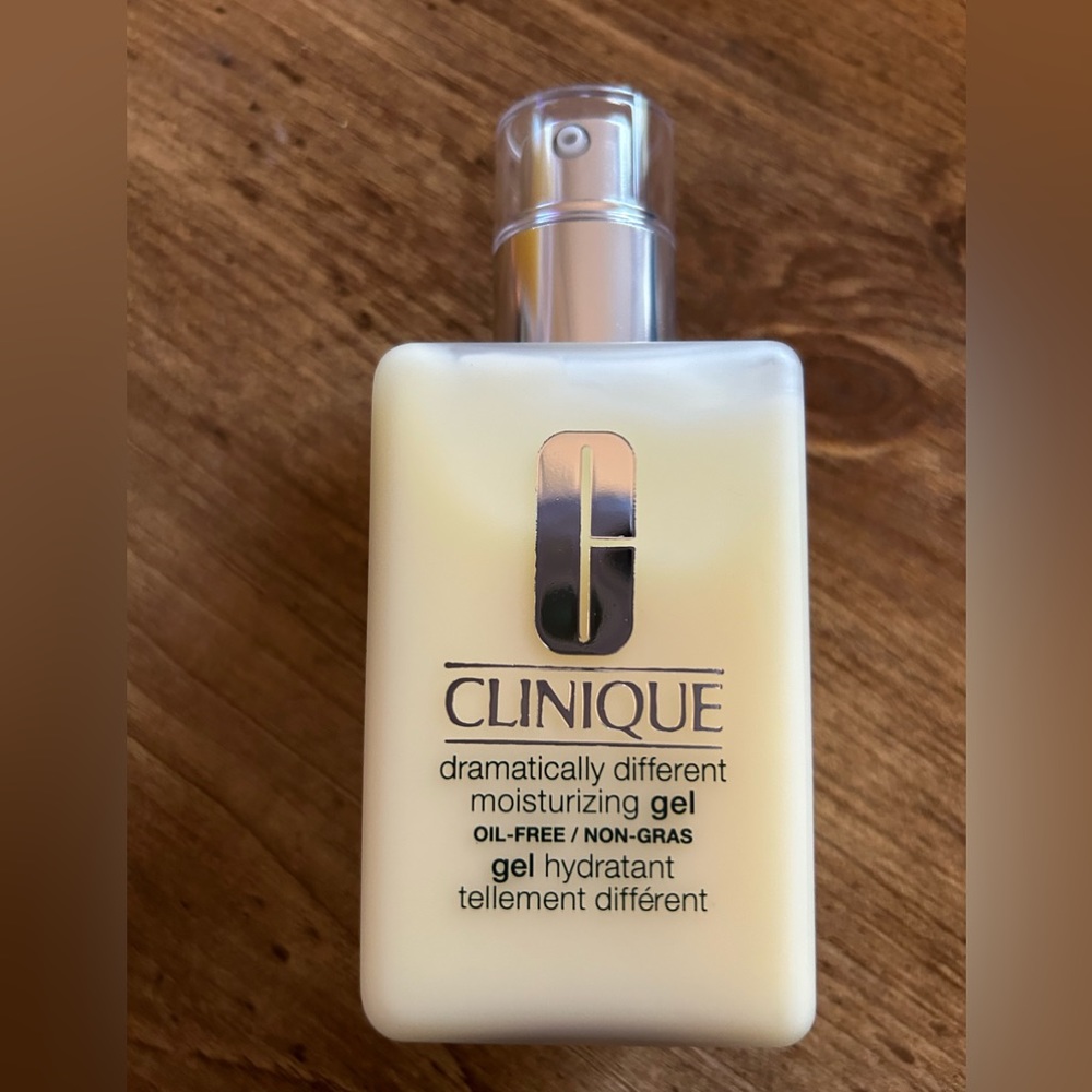 Clinique 6.7 oz Dramatically Different Moisturizing Gel